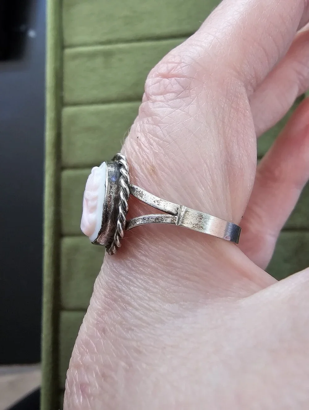 Vintage Silver Plated Camep Ring Size 9